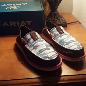 Ariat Crusier coffee/sky camo sz 4.5